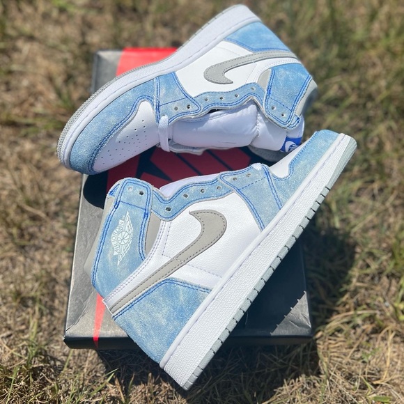 Air Jordan 1 Hyper Royal - Picture 6 of 6